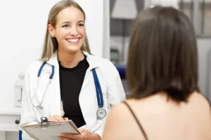 Image of a woman with a doctor.
